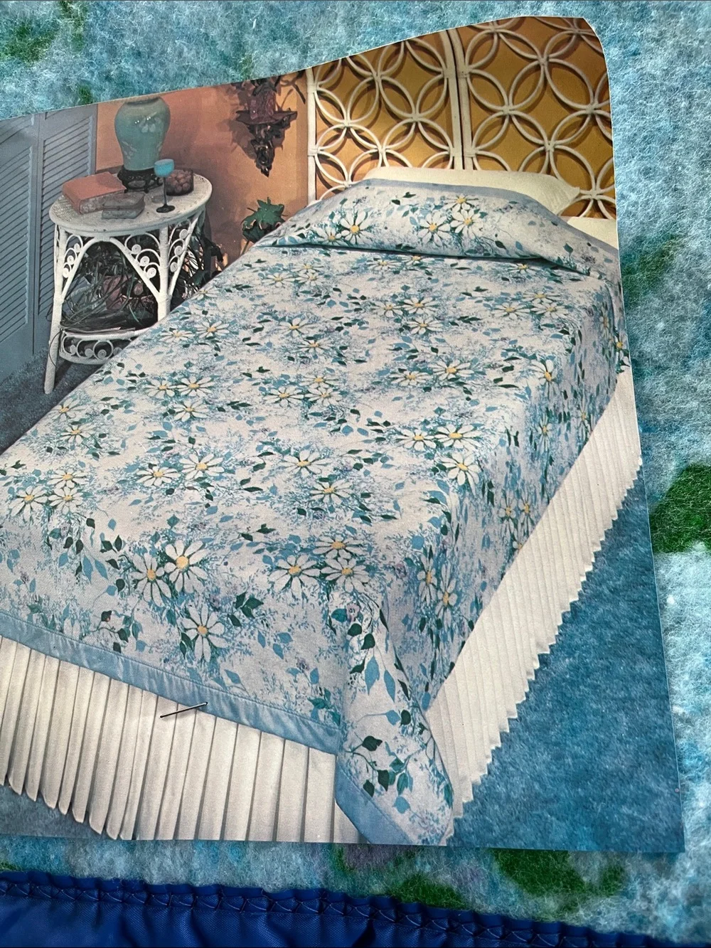 Vtg Beacon MEADOW FLOWERS Blanket 72X90 Twin Full Blue Daisies Polyester *READ*
